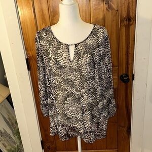 Women’s Banana Republic Factory gray and black print sheer shirt size Medium
